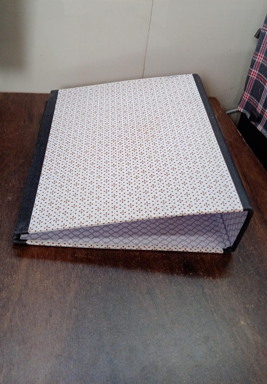 Button Clip Box File Paper Holder Organizer, School Office Home For Documents (35×28 Cm / 1 Pc / MOQ :- 4 pc Button Clip Box File Paper Holder Organizer, School Office Home For Documents (35×28 Cm / 1 Pc / MOQ :- 4 pc
